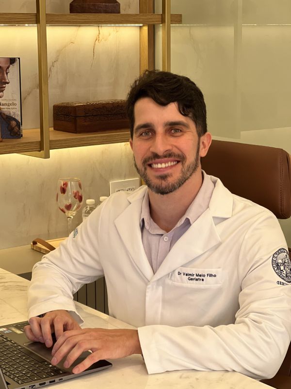 Dr. Valmir Machado